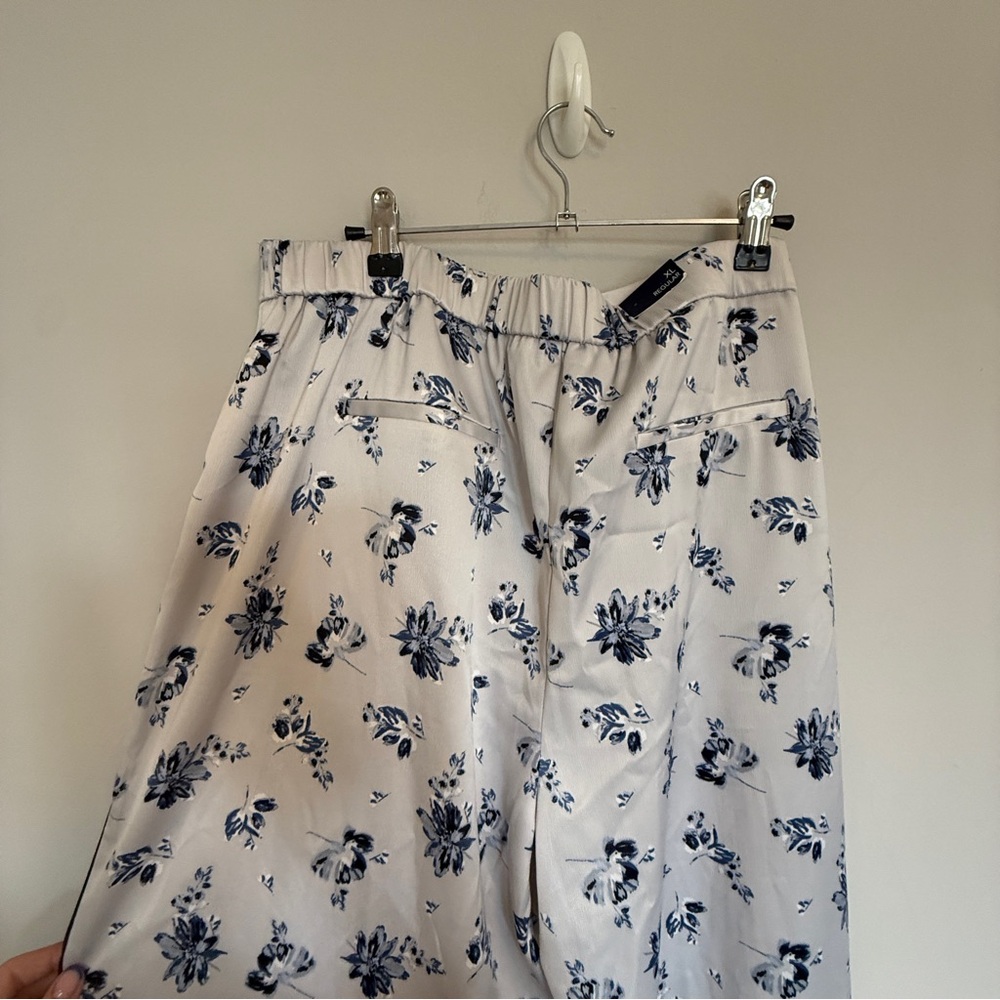 NWT Kaari Blue Floral White and Blue Women's Pants - Picture 7 of 8